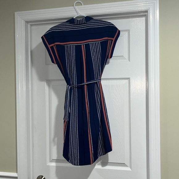 Express Dress - Picture 2 of 3